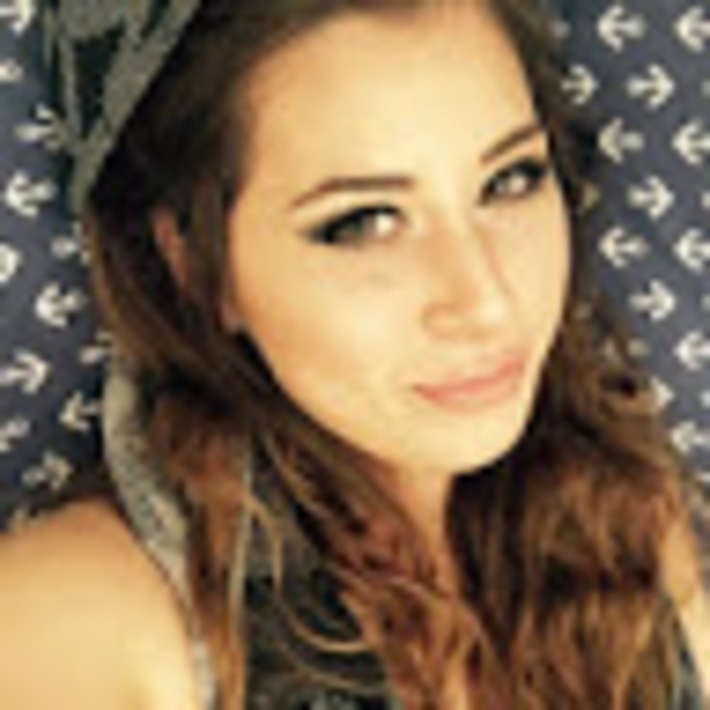 Meet your Posher, Cansu